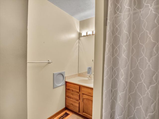 5131 Regents Park Road, Rockford, IL 61107