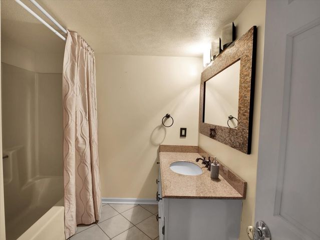 5131 Regents Park Road, Rockford, IL 61107