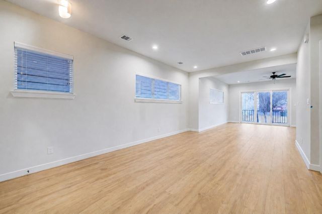 5018 Schuler Street, Houston, TX 77007