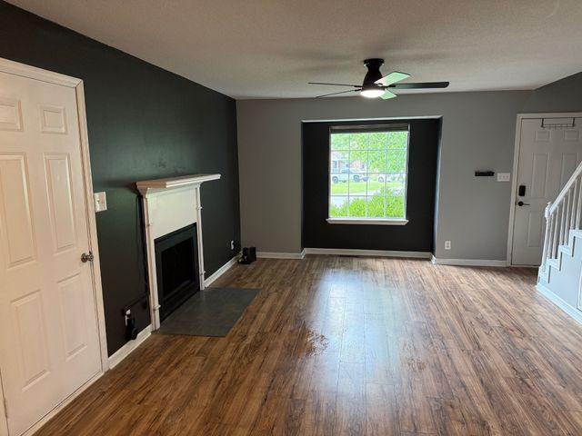 2011 Windroe Dr, Clarksville, TN 37042