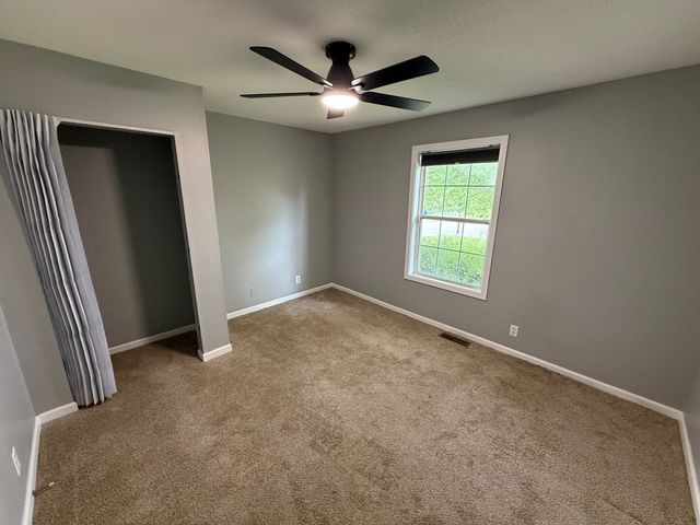 2011 Windroe Dr, Clarksville, TN 37042