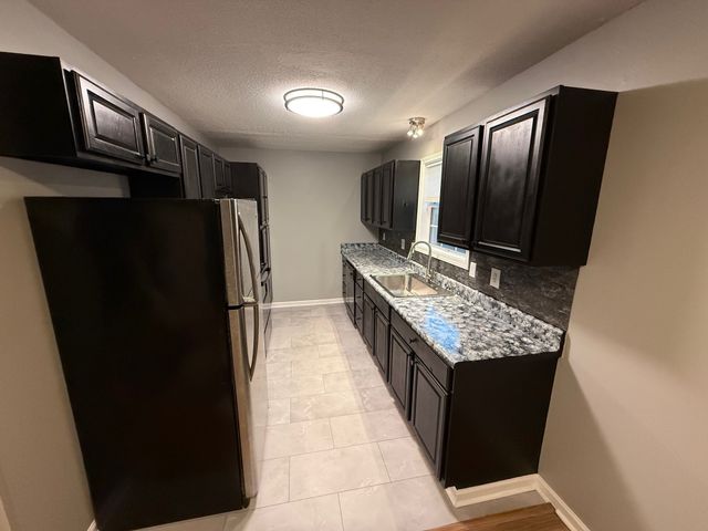 2011 Windroe Dr, Clarksville, TN 37042