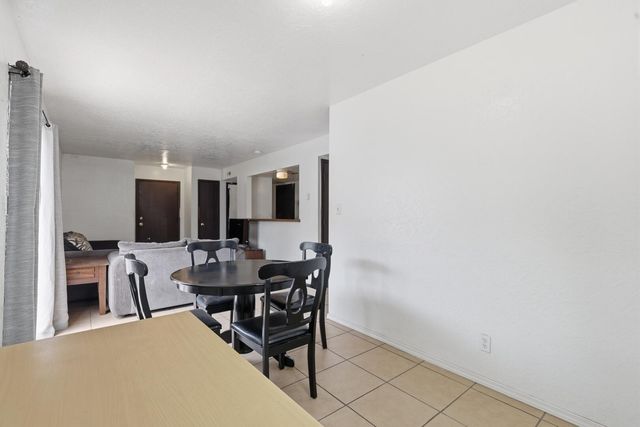 123 Merlida Court SW, Albuquerque, NM 87121