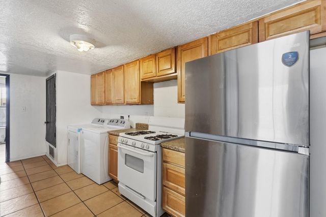 123 Merlida Court SW, Albuquerque, NM 87121