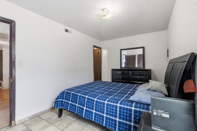 123 Merlida Court SW, Albuquerque, NM 87121