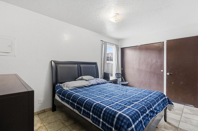 123 Merlida Court SW, Albuquerque, NM 87121