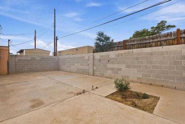 123 Merlida Court SW, Albuquerque, NM 87121