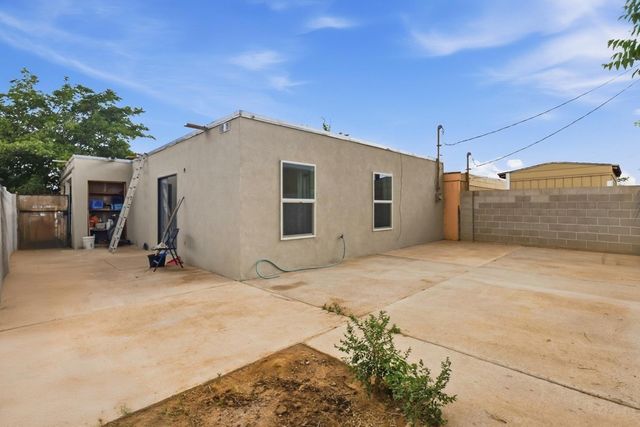 123 Merlida Court SW, Albuquerque, NM 87121