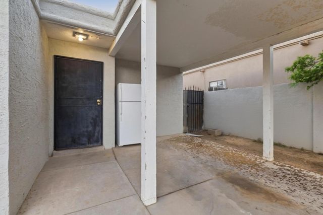 123 Merlida Court SW, Albuquerque, NM 87121