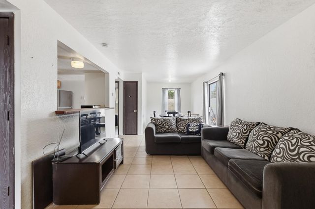123 Merlida Court SW, Albuquerque, NM 87121