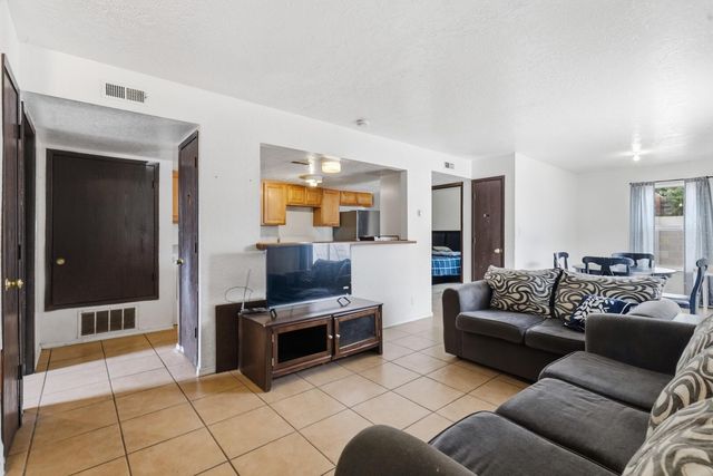 123 Merlida Court SW, Albuquerque, NM 87121