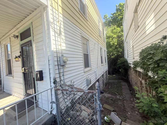 718 Greenwood Avenue, Cincinnati, OH 45229