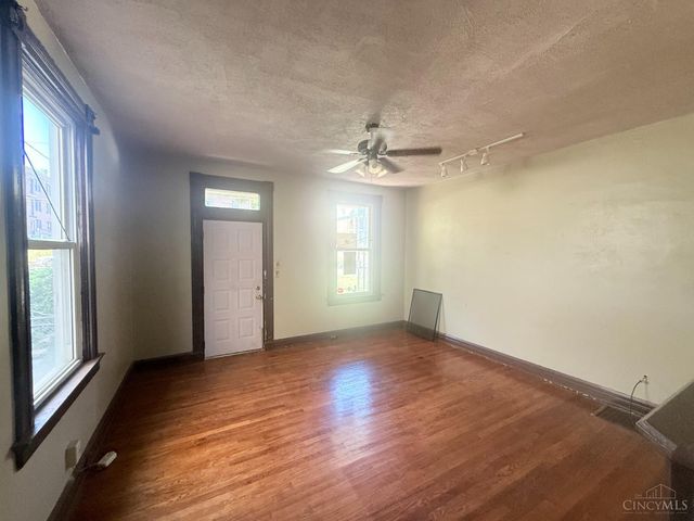 718 Greenwood Avenue, Cincinnati, OH 45229