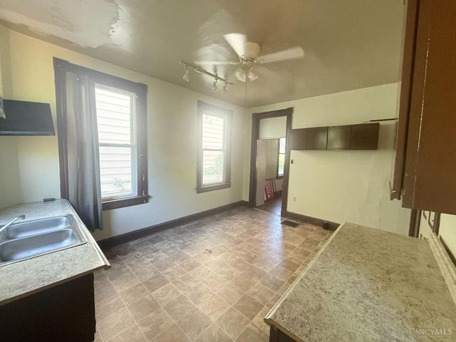718 Greenwood Avenue, Cincinnati, OH 45229