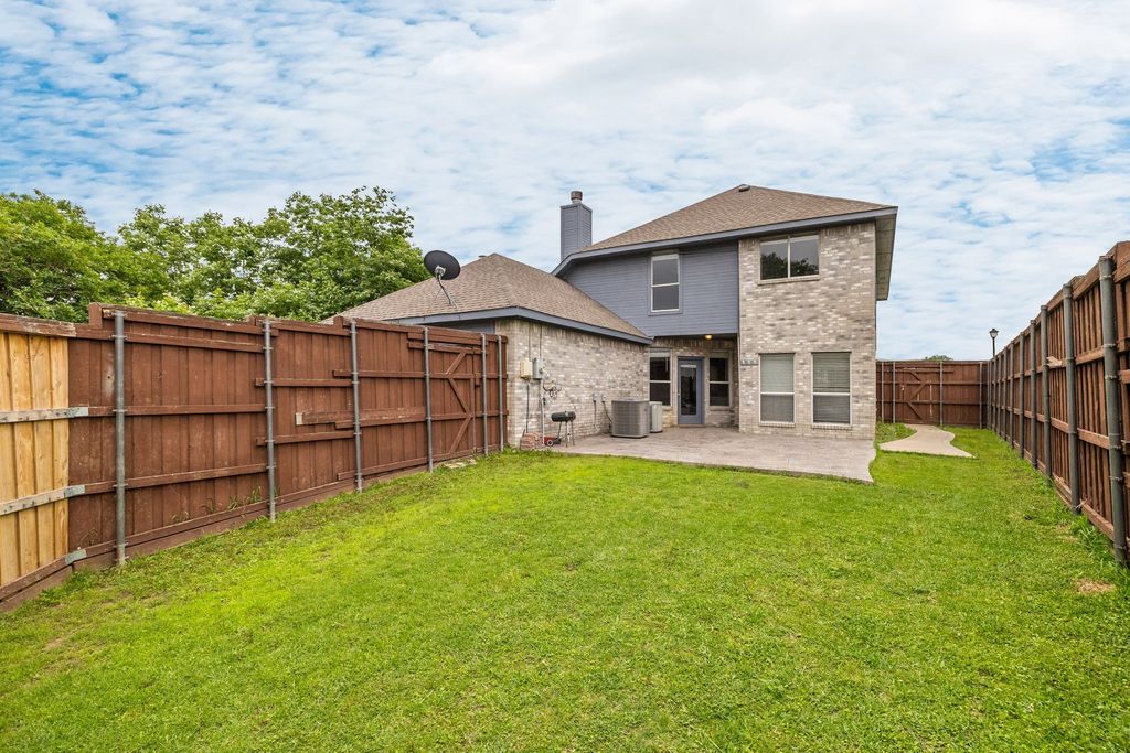 3152 Delaford Drive, Carrollton, TX 75007 — photo 3