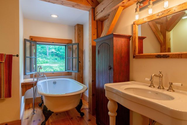 54 Upton Road, Dover, VT 05356