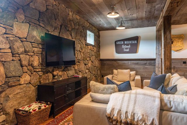 54 Upton Road, Dover, VT 05356