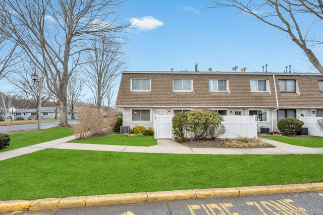 199 Storm Drive, Holtsville, NY 11742