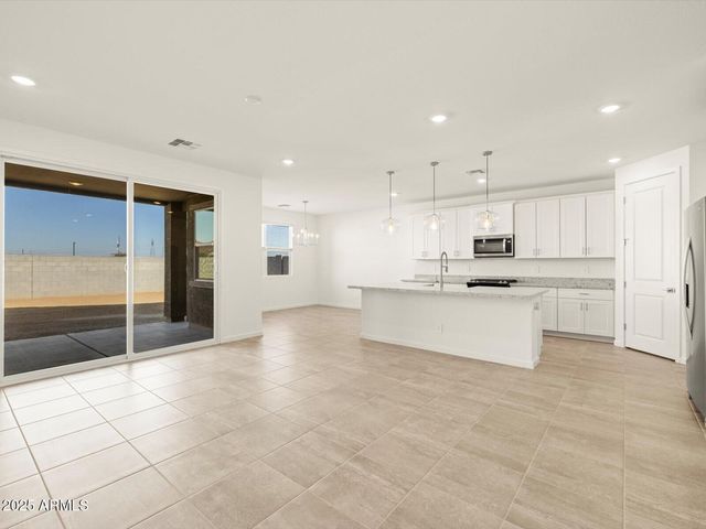 3821 N CAMDEN Drive, Florence, AZ 85132