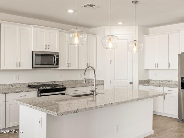 3821 N CAMDEN Drive, Florence, AZ 85132