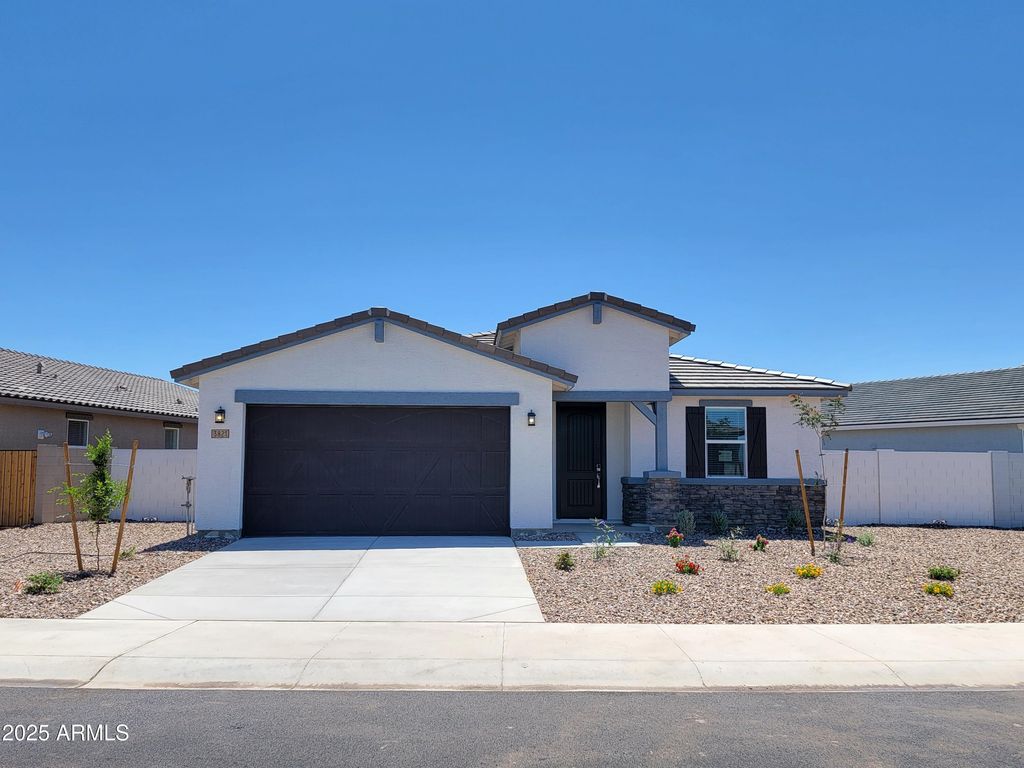 3821 N CAMDEN Drive, Florence, AZ 85132