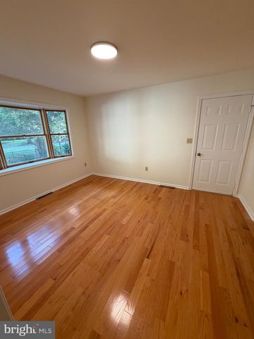 1324 WALNUT SHADE RD, Dover, DE 19901