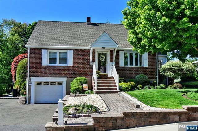 159 Overlook Avenue, North Haledon, NJ 07508