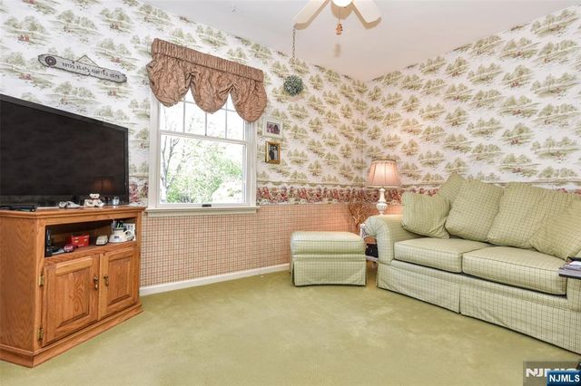 159 Overlook Avenue, North Haledon, NJ 07508