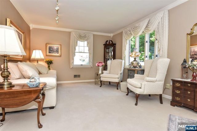 159 Overlook Avenue, North Haledon, NJ 07508