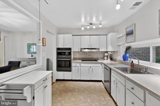 11519 LINKS DR, Reston, VA 20190