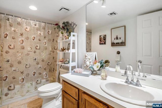 48 Quartz Lane, Paterson, NJ 07501