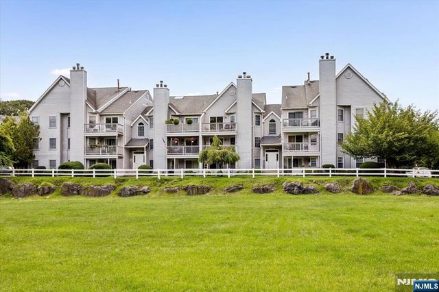 48 Quartz Lane, Paterson, NJ 07501