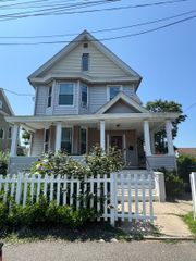 47 Lenox Avenue, Bridgeport, CT 06605