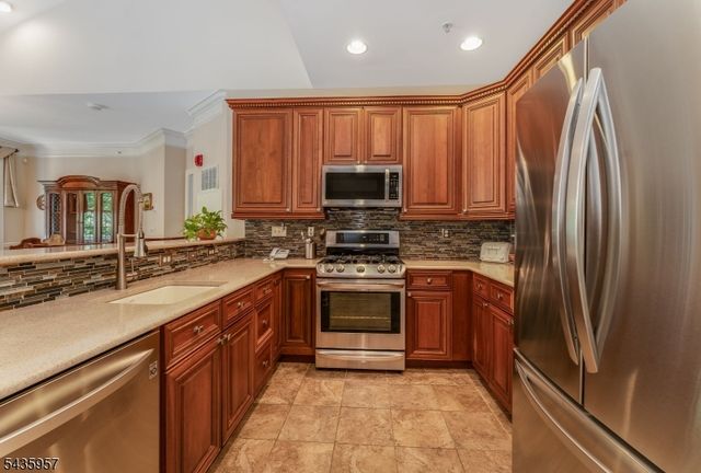 379 Victoria Dr, Bridgewater Twp., NJ 08807