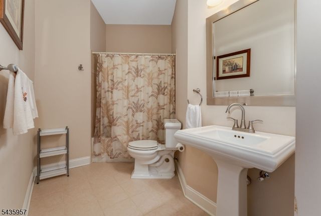 379 Victoria Dr, Bridgewater Twp., NJ 08807