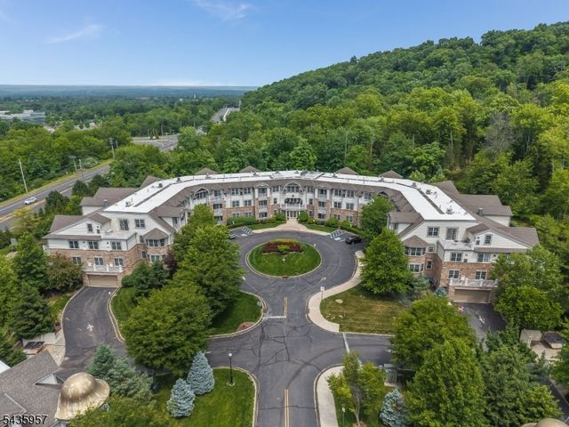 379 Victoria Dr, Bridgewater Twp., NJ 08807