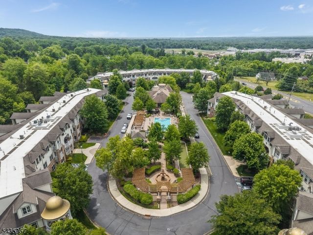 379 Victoria Dr, Bridgewater Twp., NJ 08807