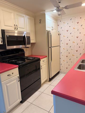 4074 Cornwall D, Boca Raton, FL 33434
