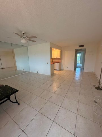 4074 Cornwall D, Boca Raton, FL 33434