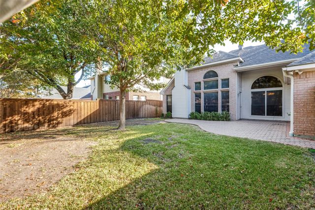 112 Falcon Creek Drive, Mckinney, TX 75072