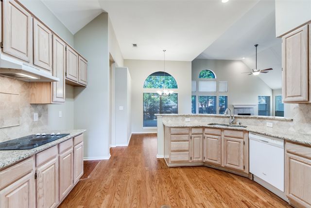 112 Falcon Creek Drive, Mckinney, TX 75072