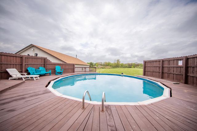141 W 900 N, Chesterton, IN 46304