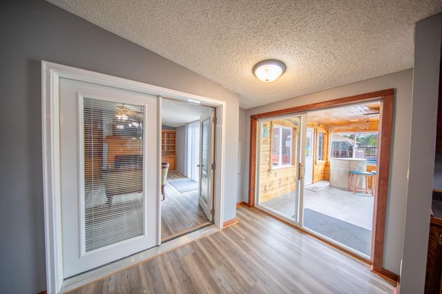 141 W 900 N, Chesterton, IN 46304