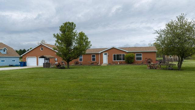141 W 900 N, Chesterton, IN 46304