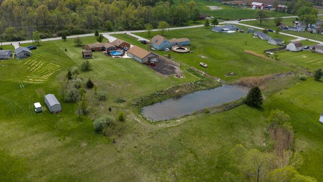 141 W 900 N, Chesterton, IN 46304