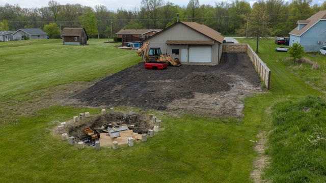 141 W 900 N, Chesterton, IN 46304