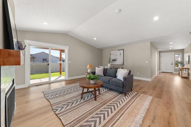 14025 E Sanson Ave, Spokane Valley, WA 99216