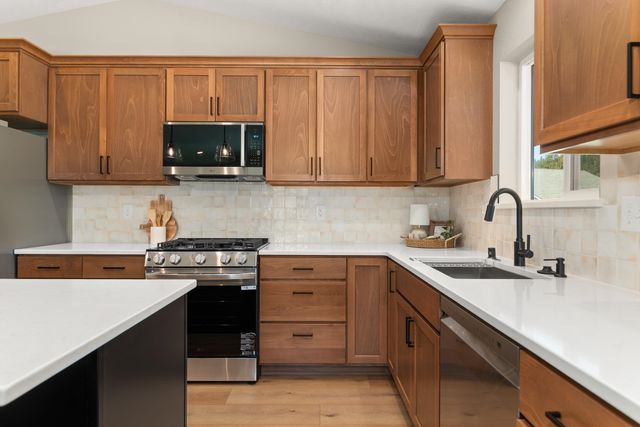 14025 E Sanson Ave, Spokane Valley, WA 99216