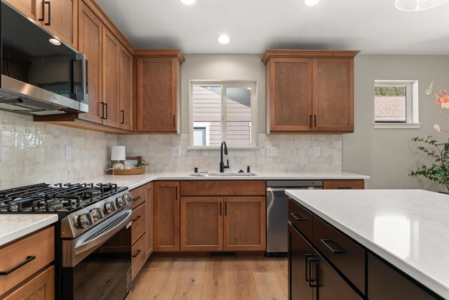 14025 E Sanson Ave, Spokane Valley, WA 99216