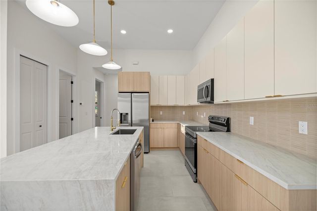 8269 SW 138TH TERRACE, Dunnellon, FL 34432